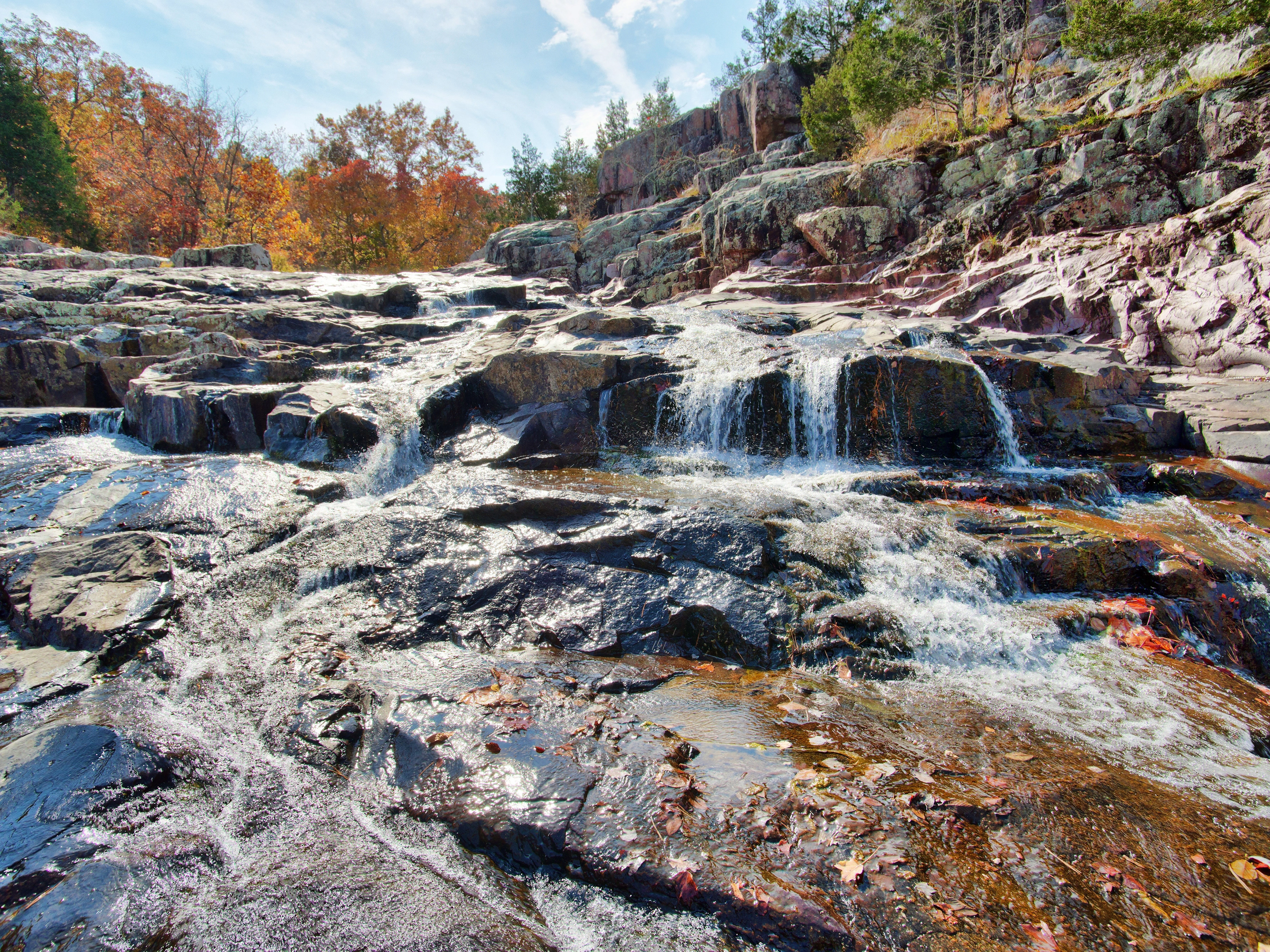 Water,Cascade,Waterfall,At,Blue,Spring,Missouri